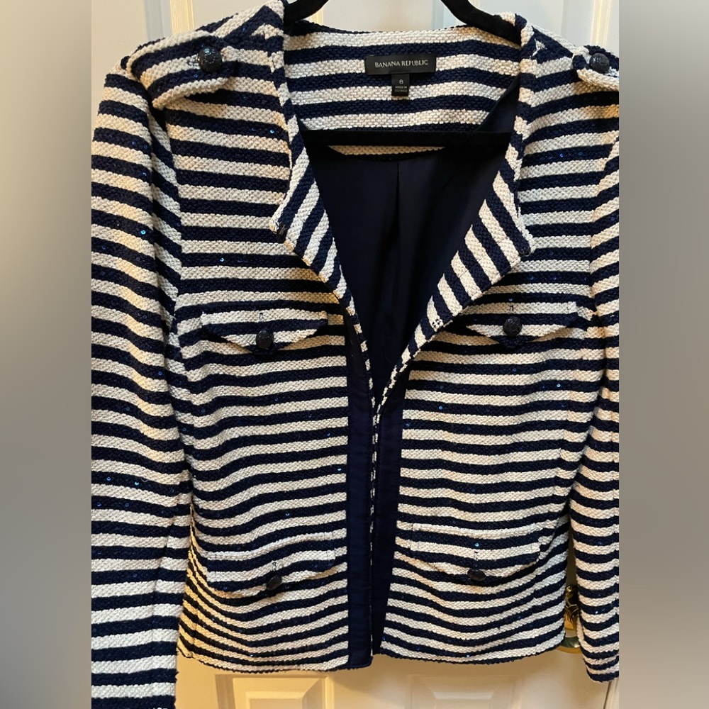 Banana Republic blazer navy and cream Chanel style buttons Size 8